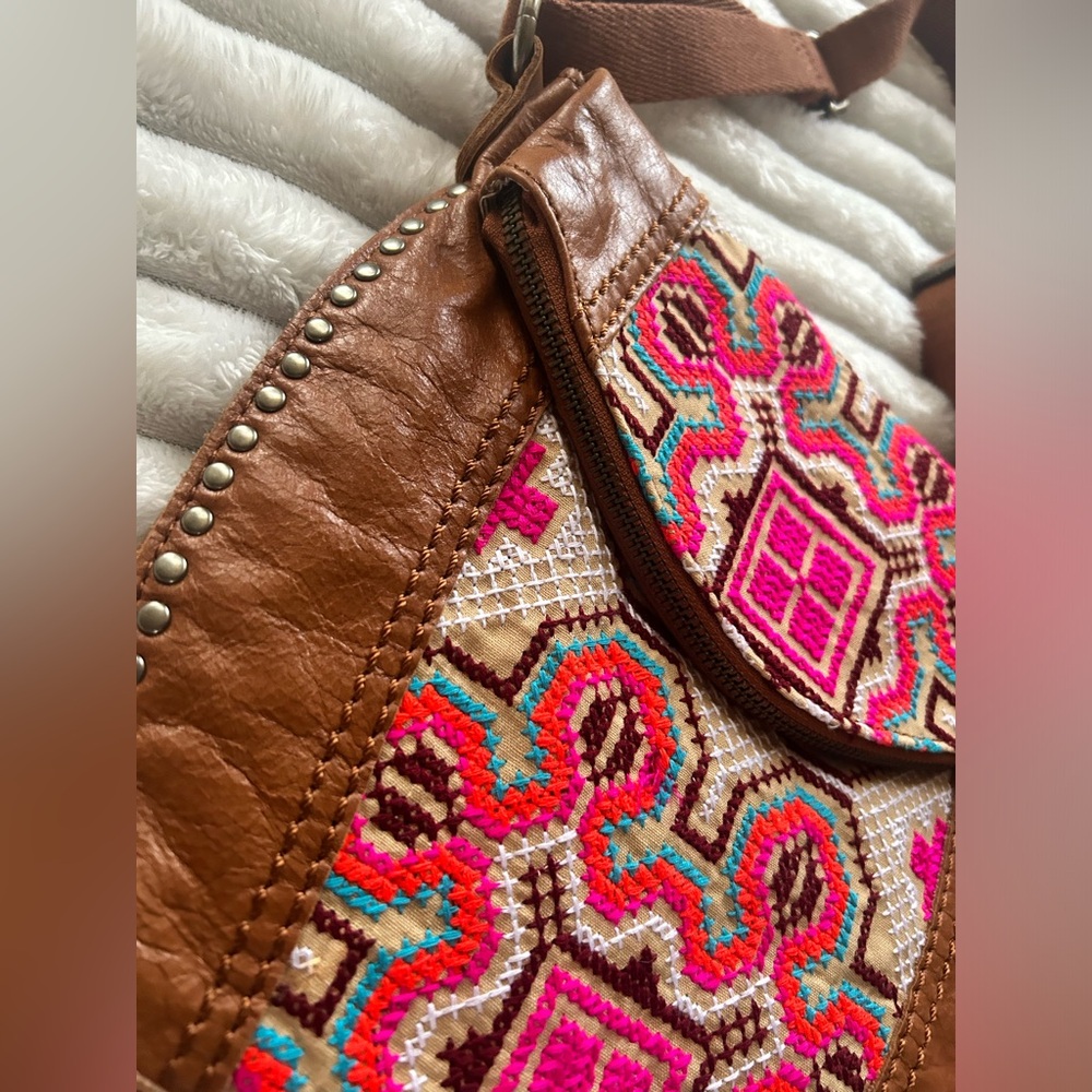 The Sak Leather Embroidered Aztec Studded Crossbody Bag Boho Western Purse - Picture 3 of 9